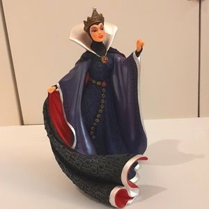 Disney Showcase Collection Evil Queen Statue